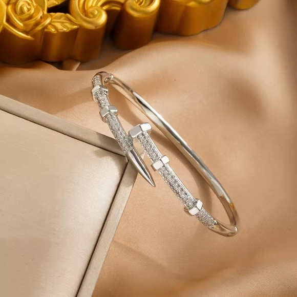 Jewelry - Premium Qulity Elegant Silver Bangle Bracelet